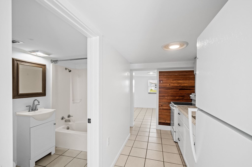 525 8th St, Port St. Joe 32456