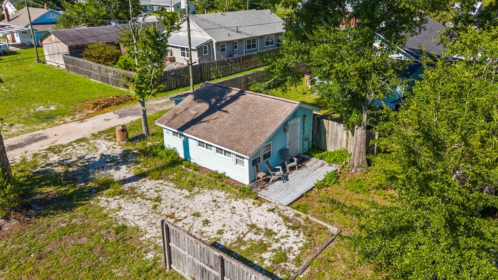 525 8th St, Port St. Joe 32456