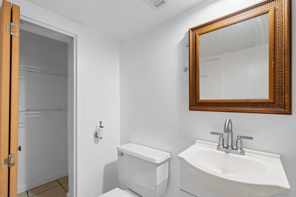 525 8th St, Port St. Joe 32456