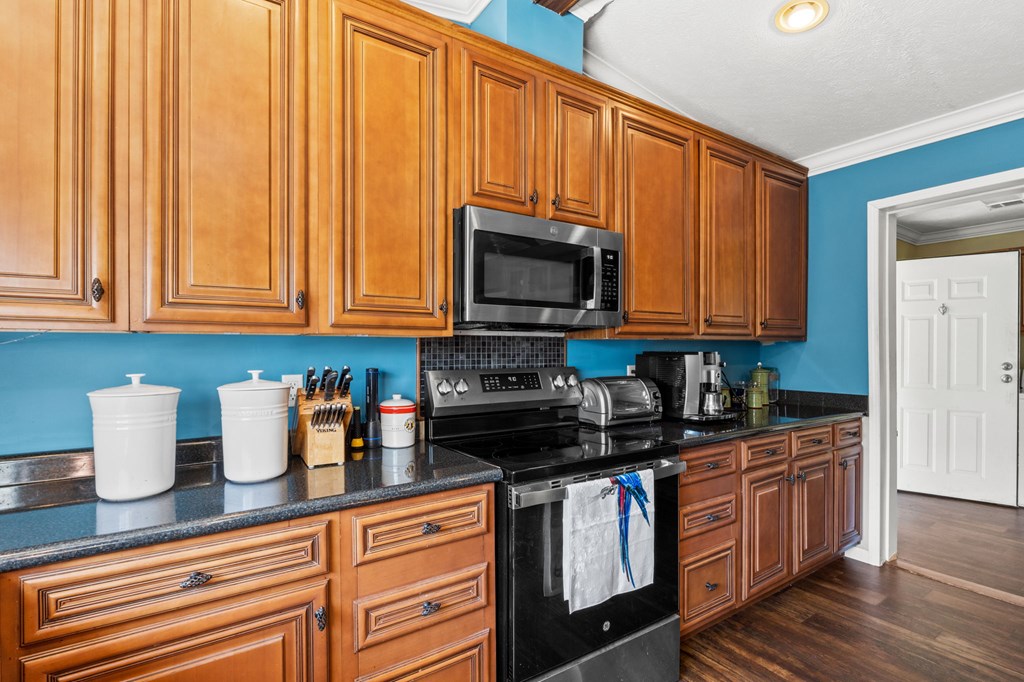 1161 E River Rd, 32465