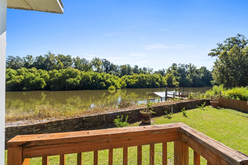 1161 E River Rd, 32465