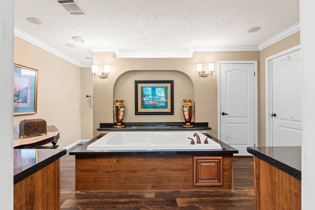 1161 E River Rd, 32465