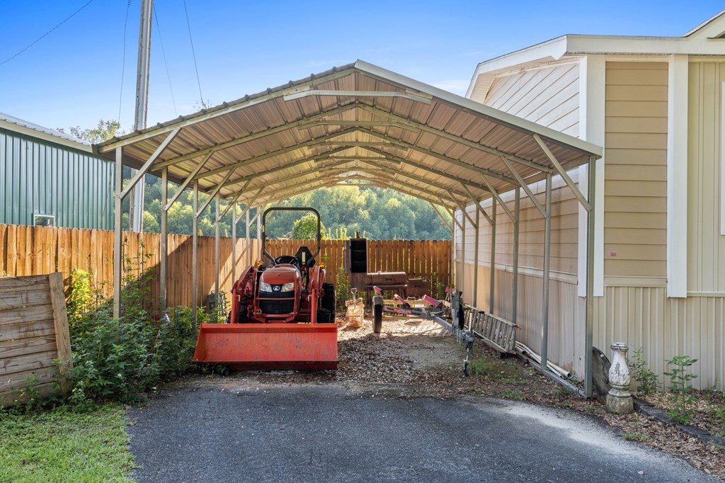 1161 E River Rd, 32465