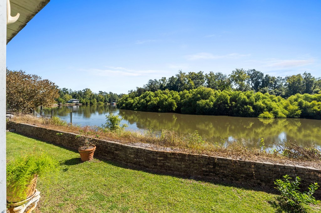 1161 E River Rd, 32465