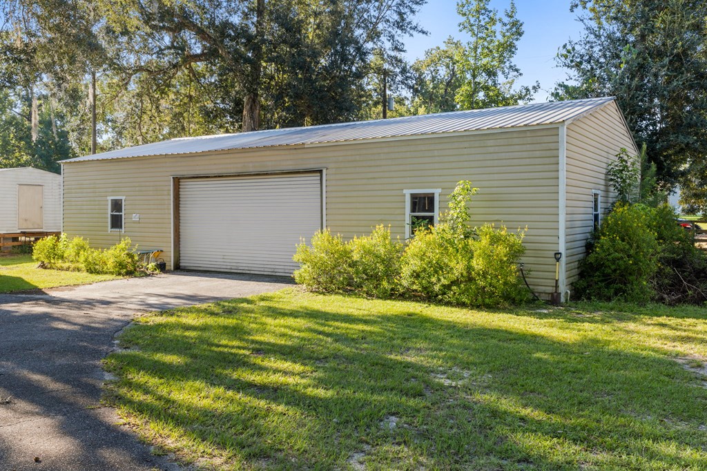1161 E River Rd, 32465
