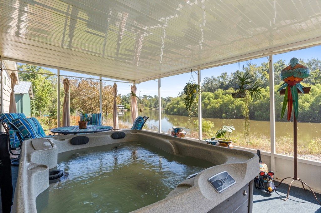 1161 E River Rd, 32465