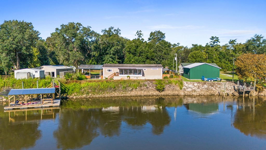 1161 E River Rd, 32465