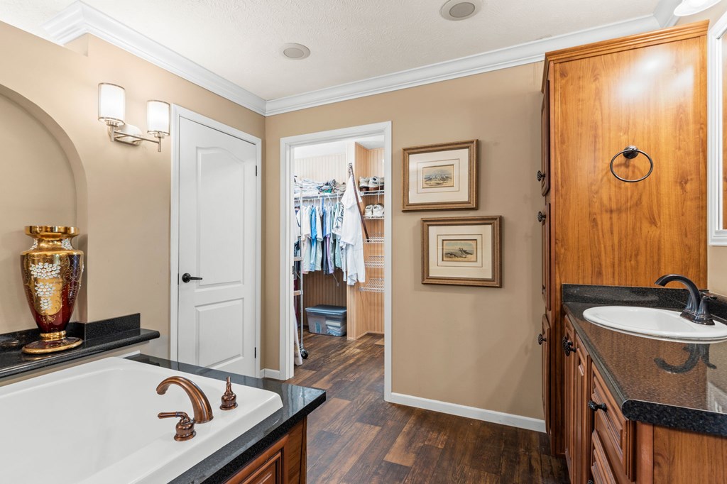 1161 E River Rd, 32465