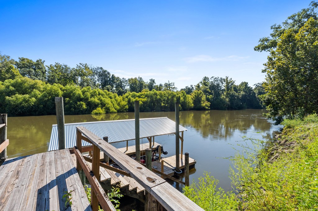 1161 E River Rd, 32465