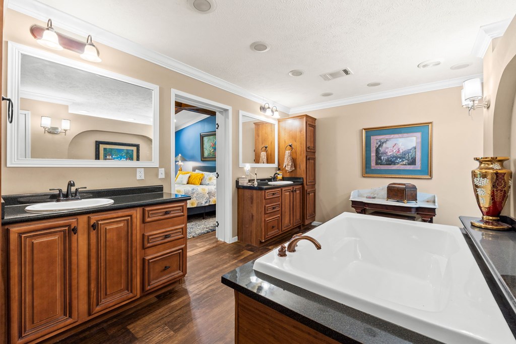 1161 E River Rd, 32465