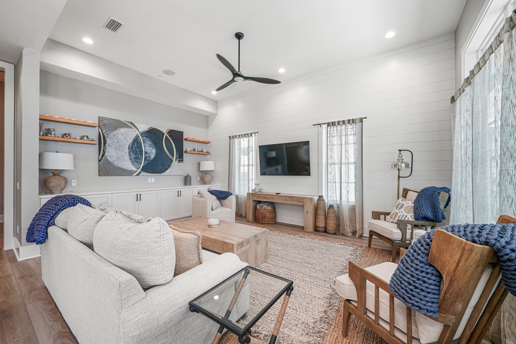221 Dunes Dr, 32456