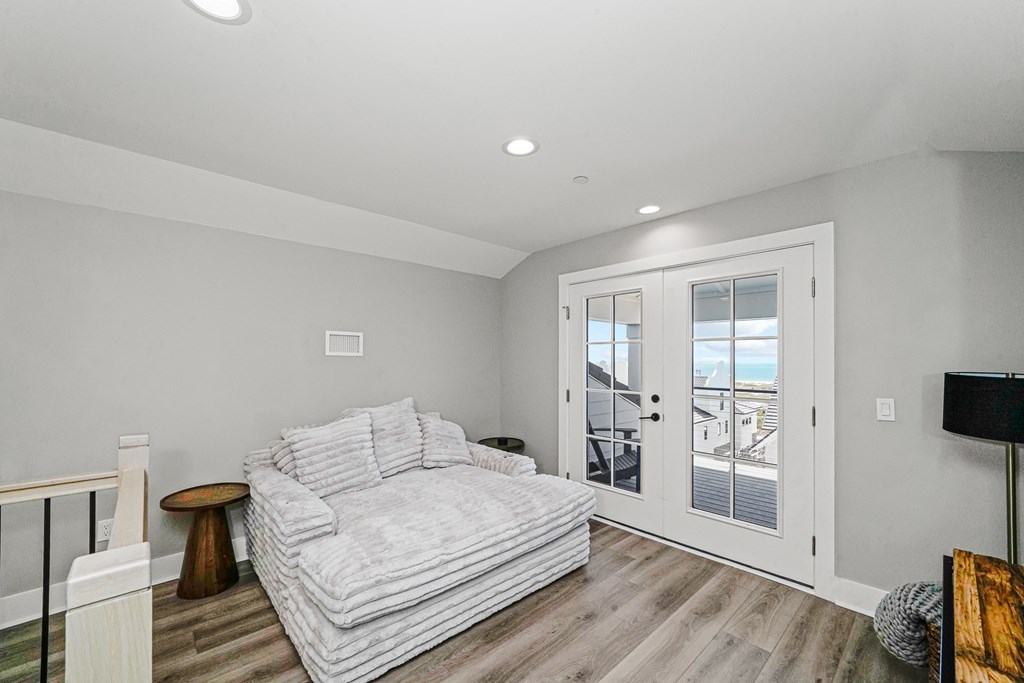 221 Dunes Dr, 32456