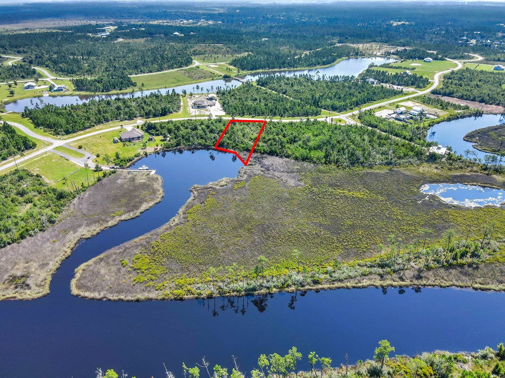 513 Wide Water Cir, 32465