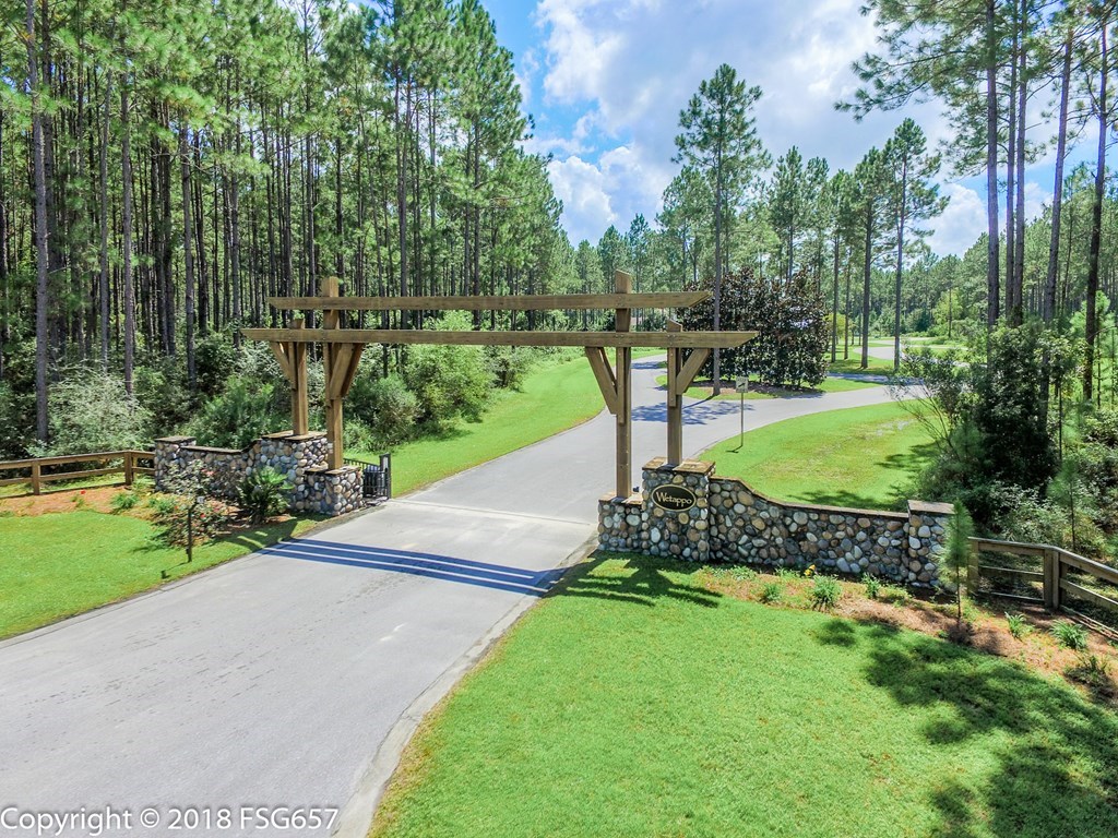 513 Wide Water Cir, 32465