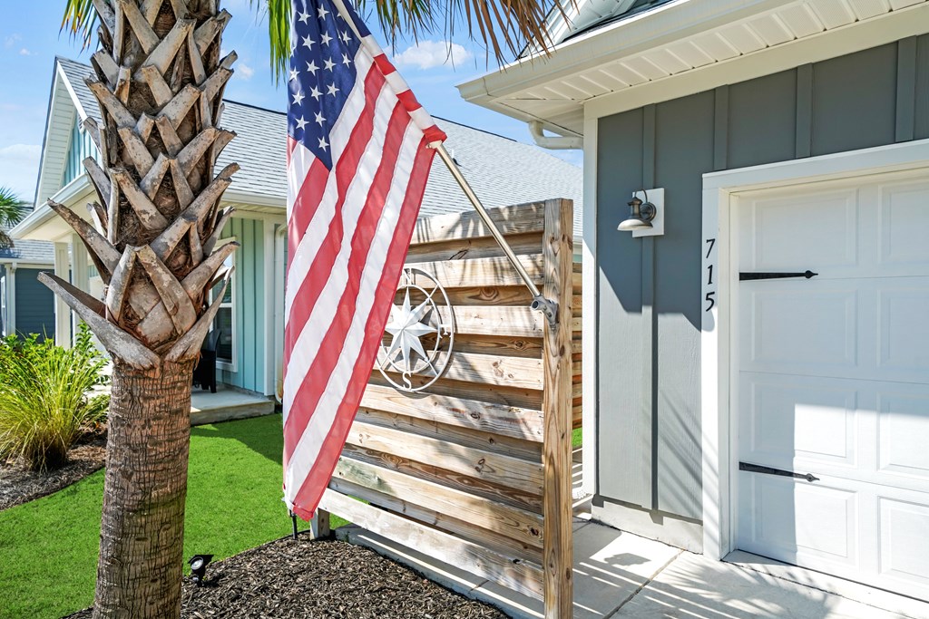 715 Backwater Rd, Port St. Joe 32456