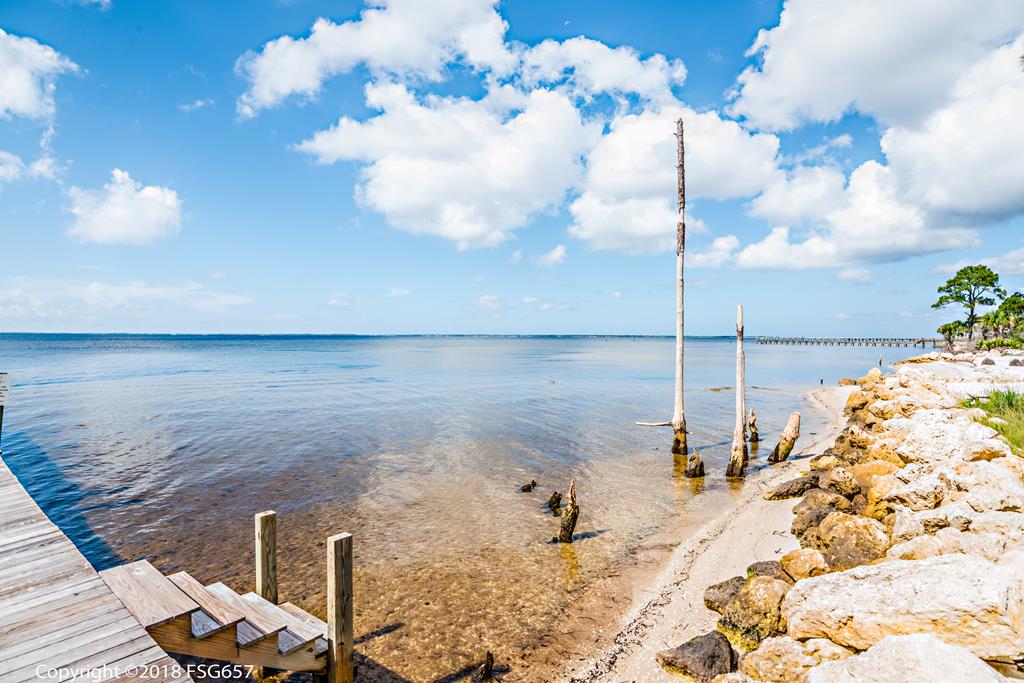 715 Backwater Rd, Port St. Joe 32456