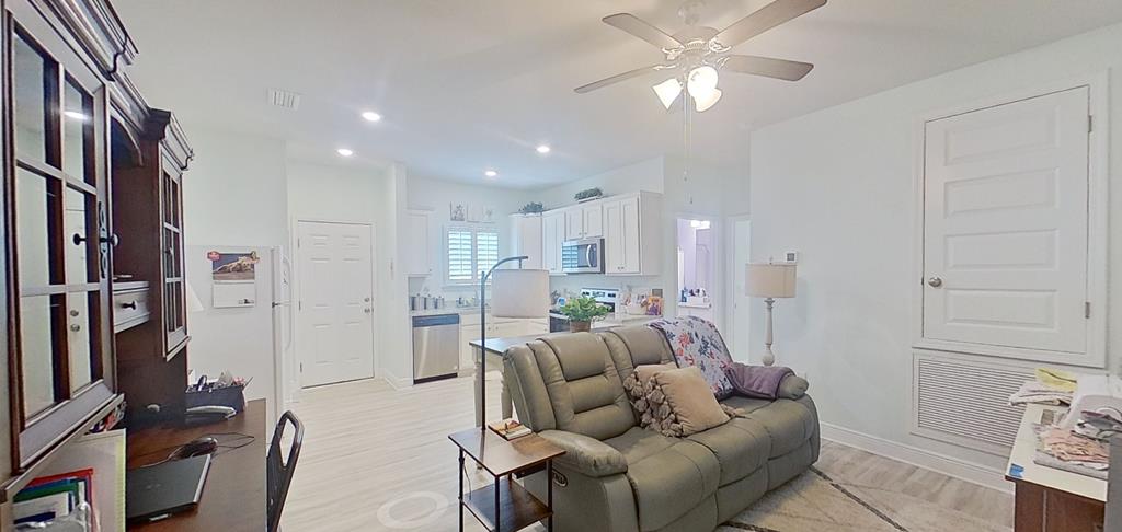 715 Backwater Rd, Port St. Joe 32456