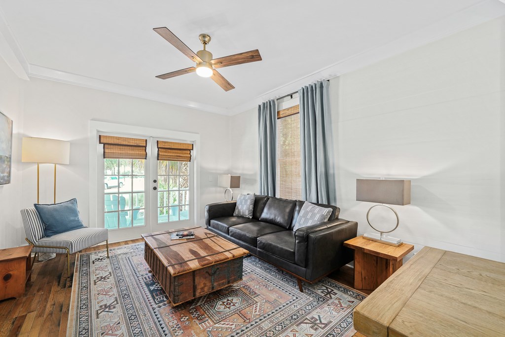 20 4th St, 32320