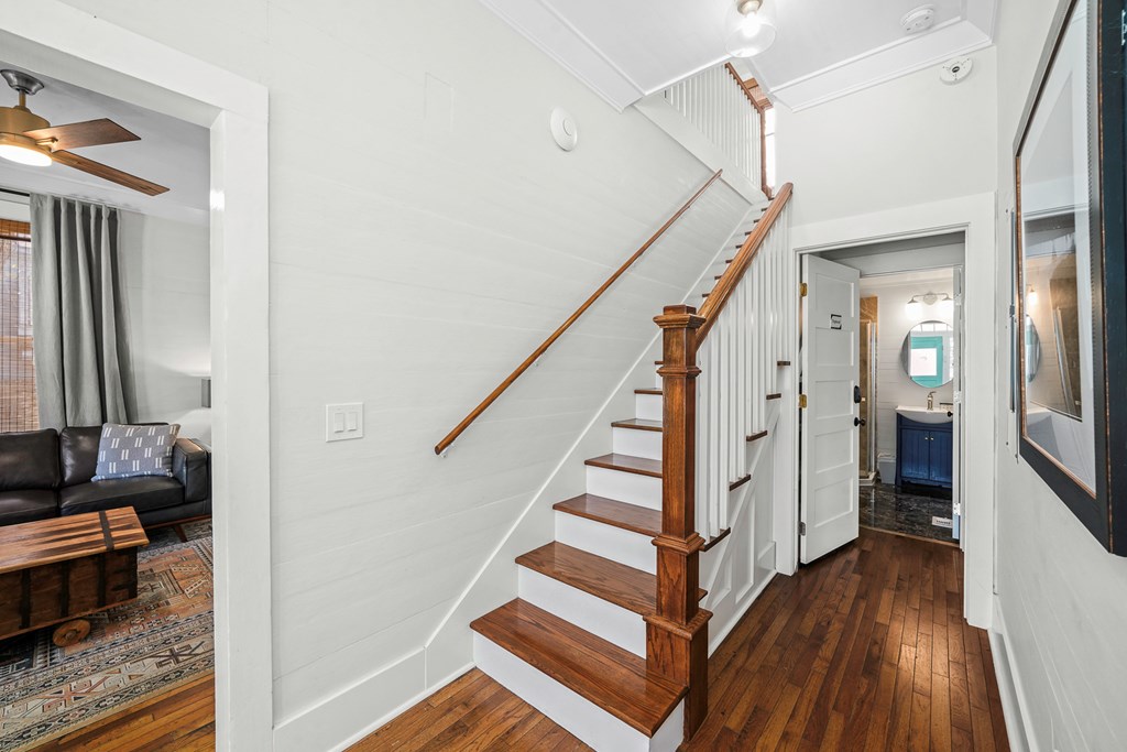 20 4th St, 32320