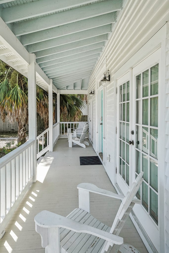 20 4th St, 32320