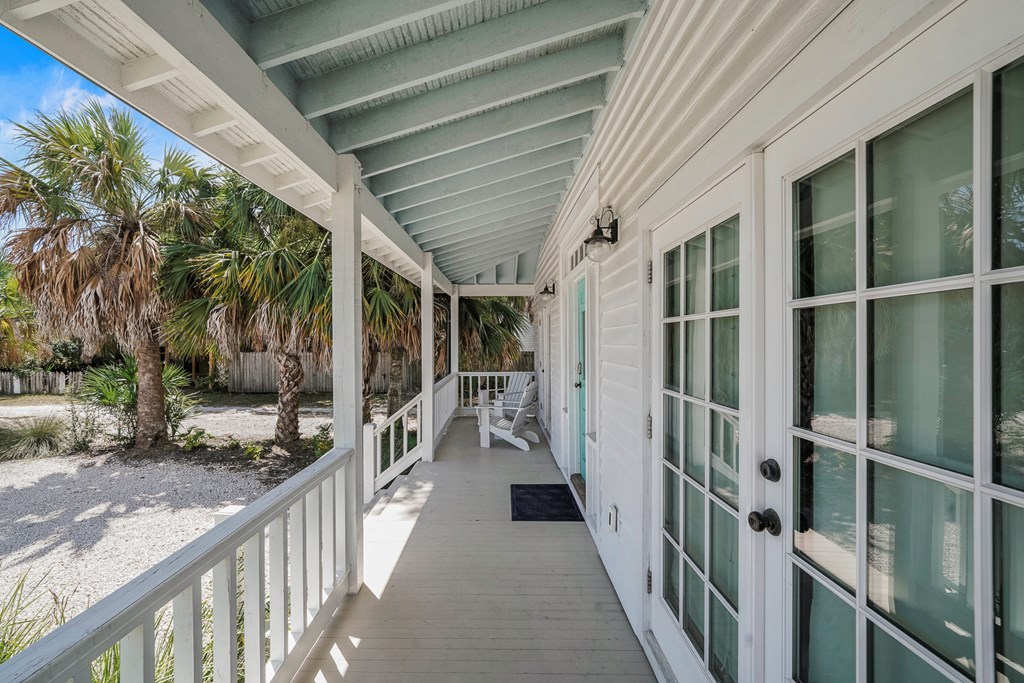 20 4th St, 32320