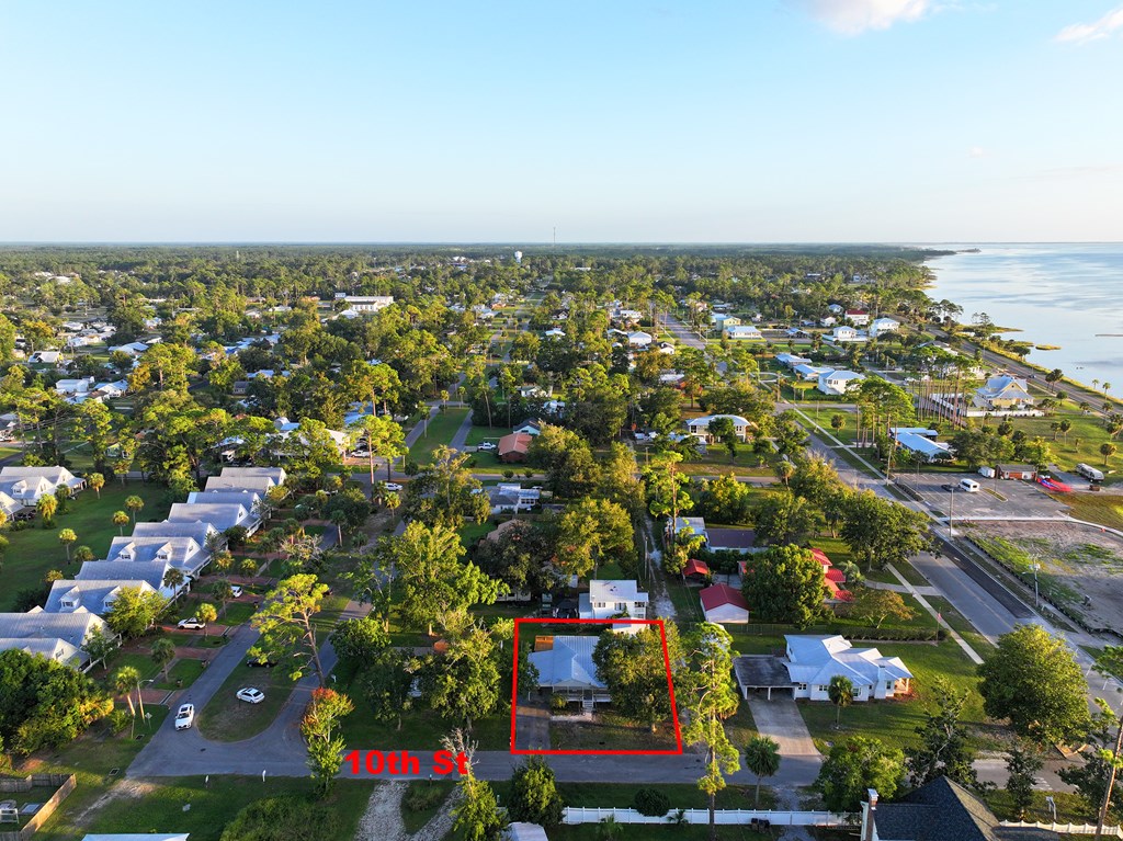 206 10th St, Port St. Joe 32456