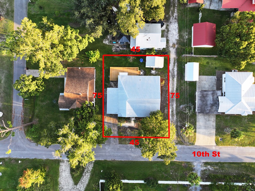 206 10th St, Port St. Joe 32456