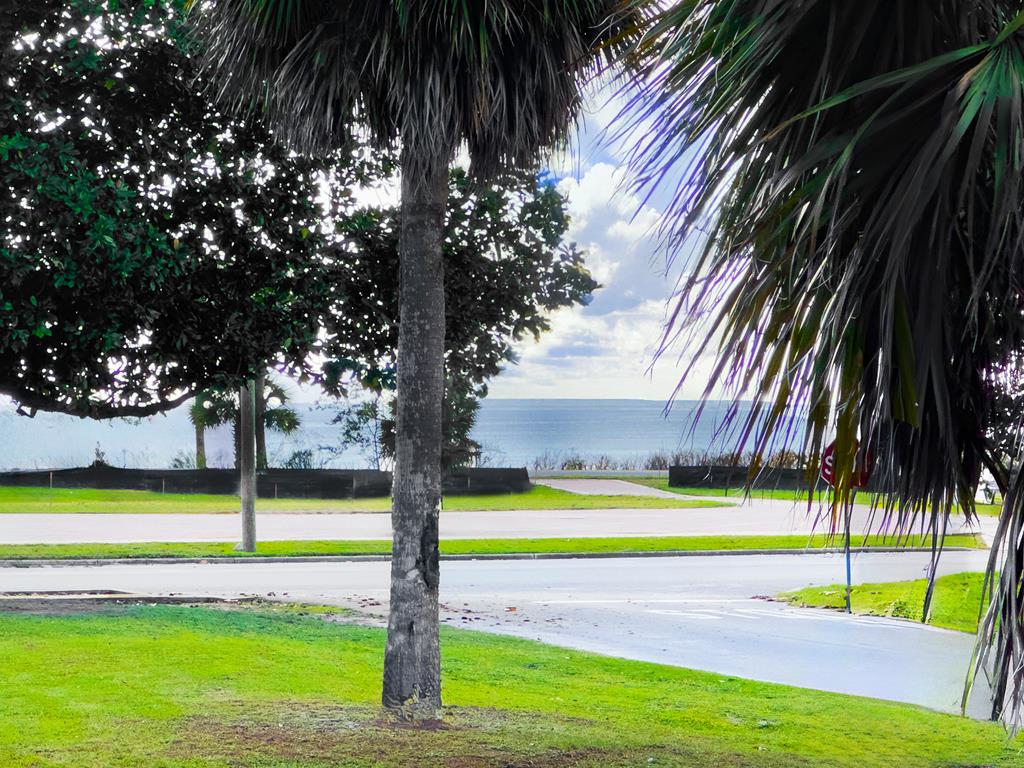 206 10th St, Port St. Joe 32456