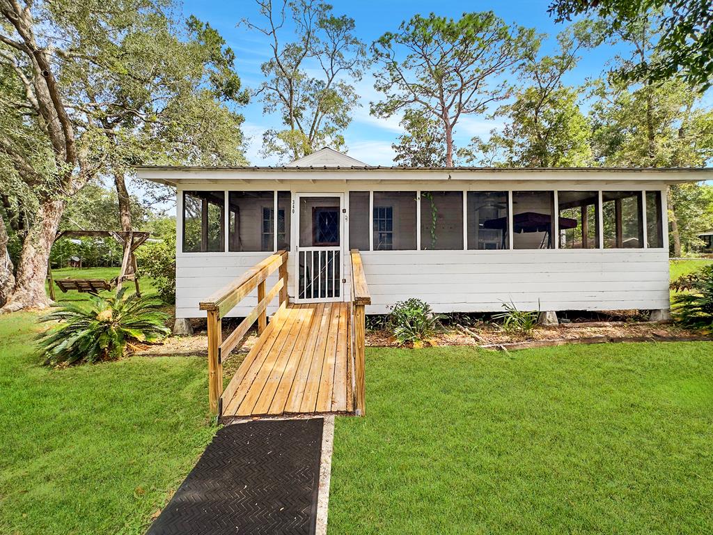 340 S Squirrel Ave, 32465