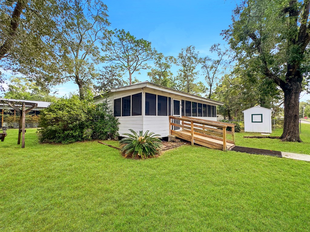 340 S Squirrel Ave, 32465