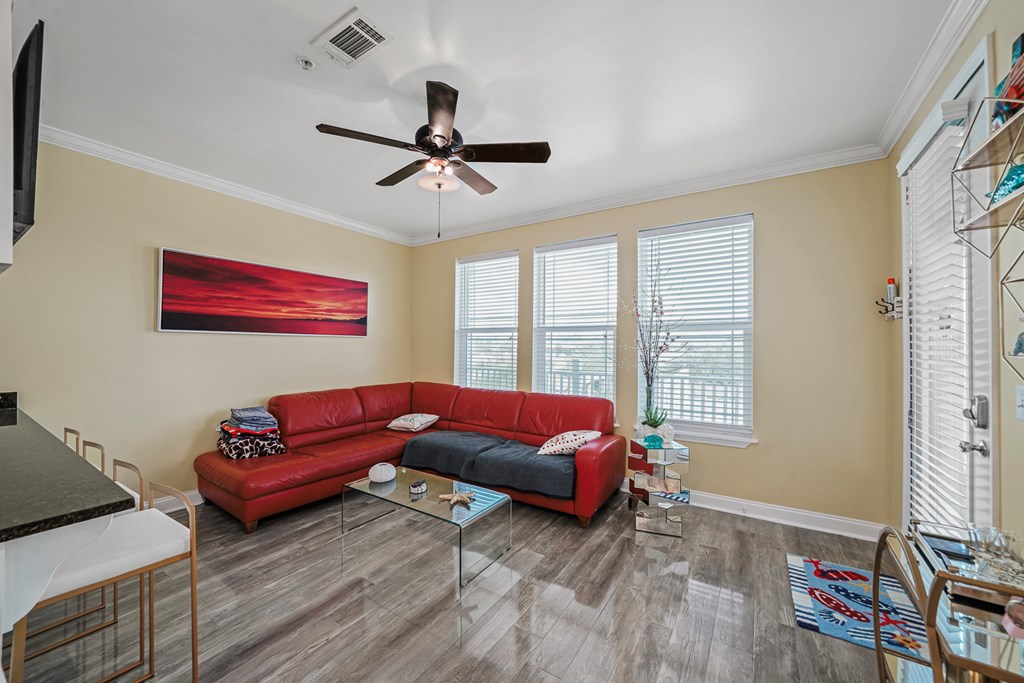 1120 15th St # e, 32456 Unit: 3-e