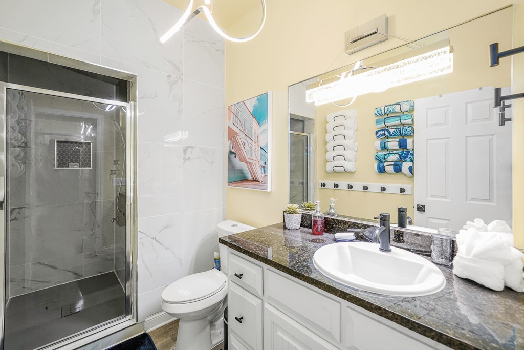 1120 15th St # e, 32456 Unit: 3-e