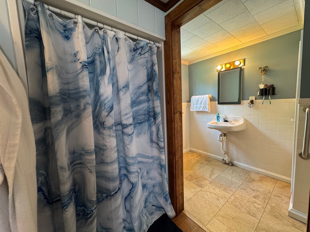 6641 Cedar St, Wewahitchka 32465