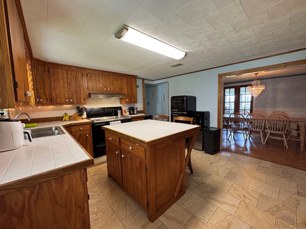 6641 Cedar St, Wewahitchka 32465