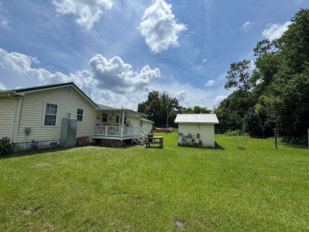 6641 Cedar St, Wewahitchka 32465
