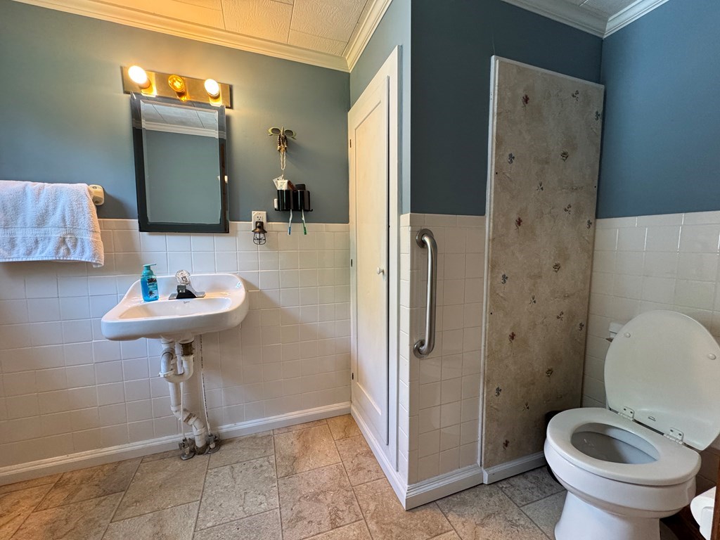 6641 Cedar St, Wewahitchka 32465