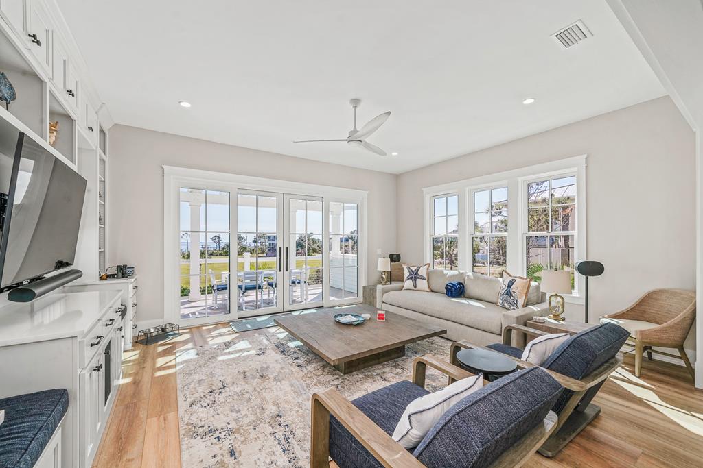 112 Echo Ln, Port St. Joe 32456