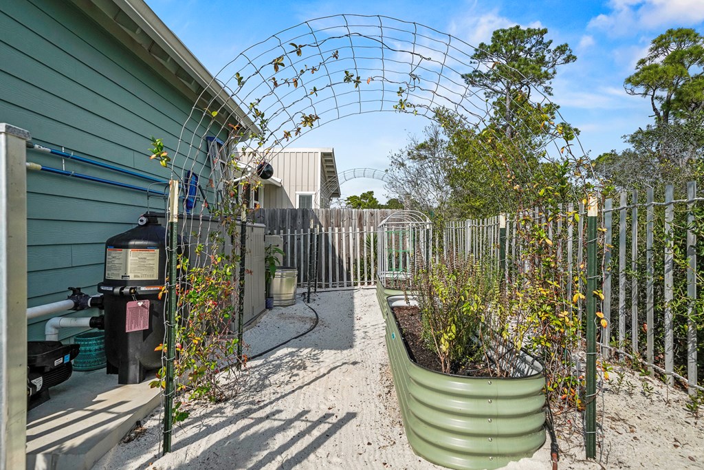 606 Tide Water Dr, Port St. Joe 32456