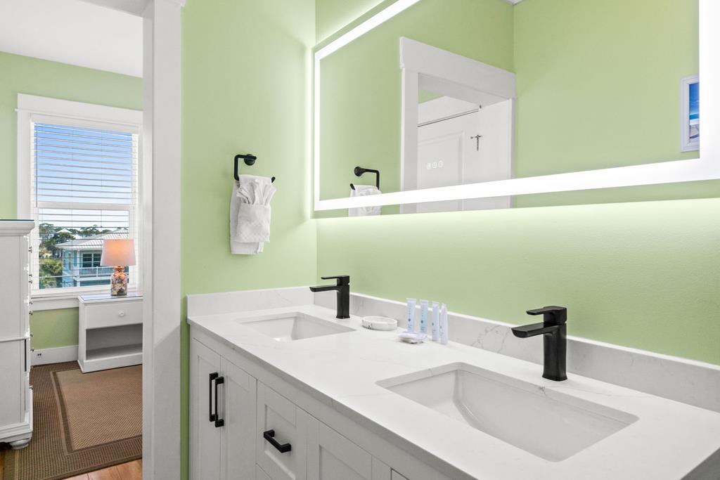 123 Sapodilla Ln, Port St. Joe 32456