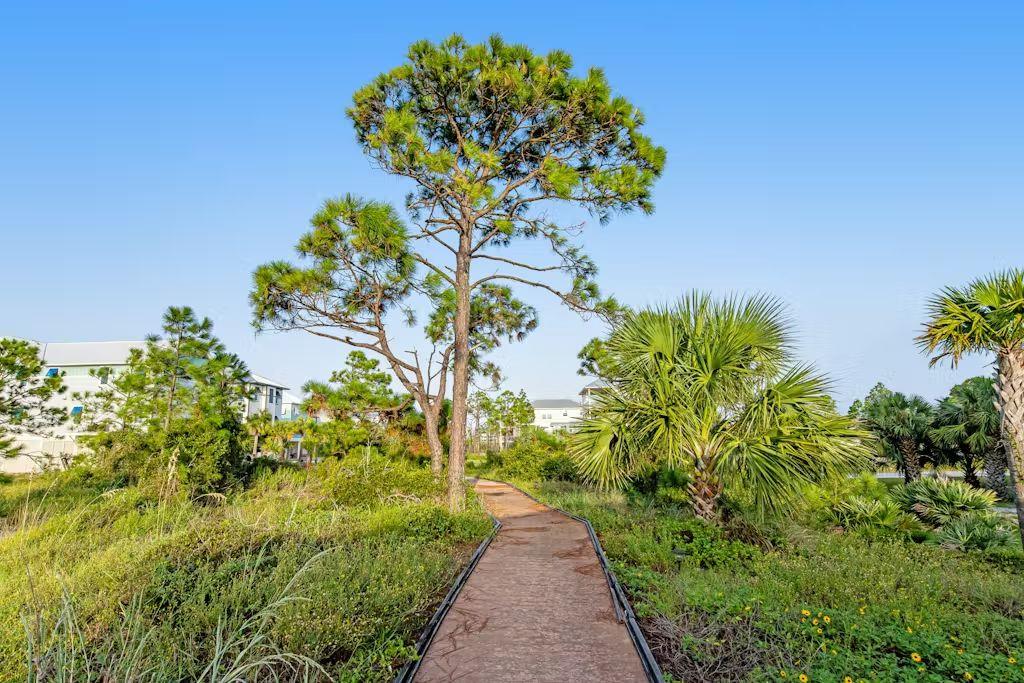 128 Boardwalk Ave, Port St. Joe 32456