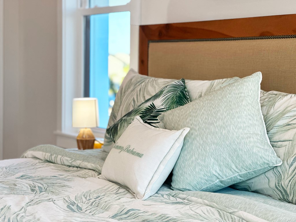 185 Swirly Sun Dr, 32456