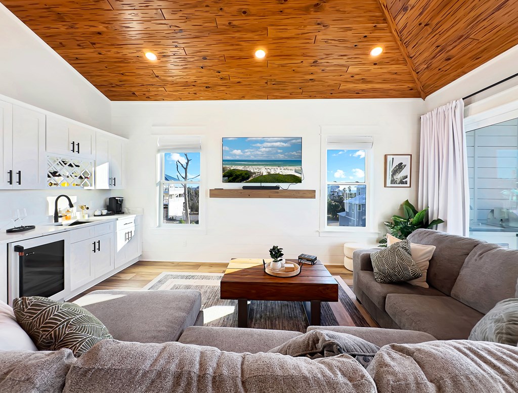 185 Swirly Sun Dr, 32456