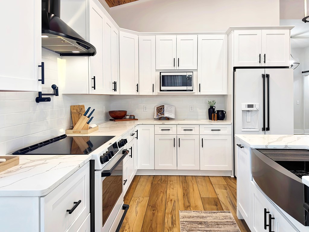 185 Swirly Sun Dr, 32456