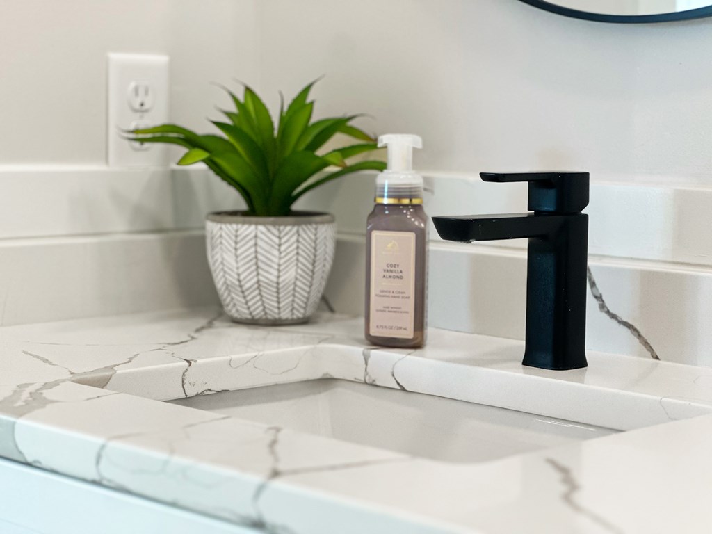 185 Swirly Sun Dr, 32456