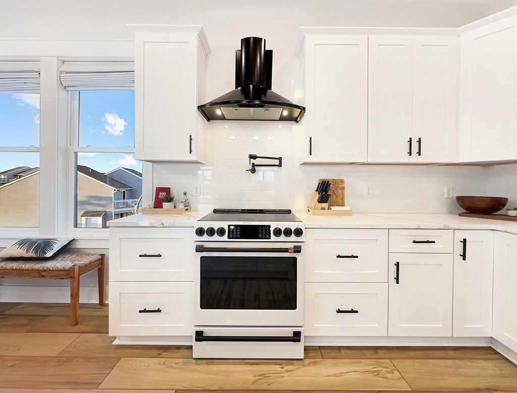 185 Swirly Sun Dr, 32456