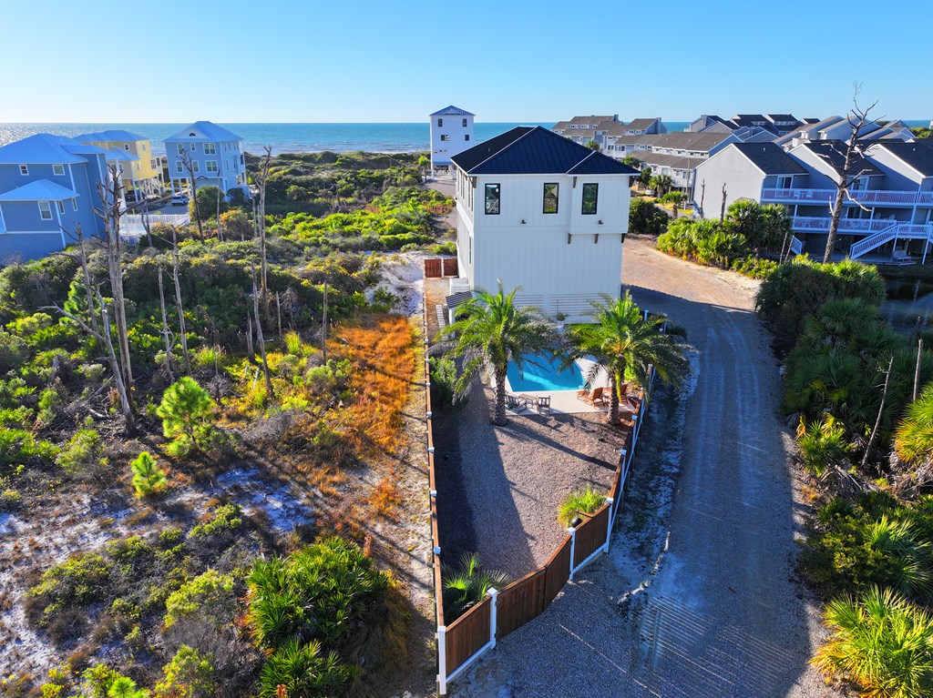 185 Swirly Sun Dr, 32456