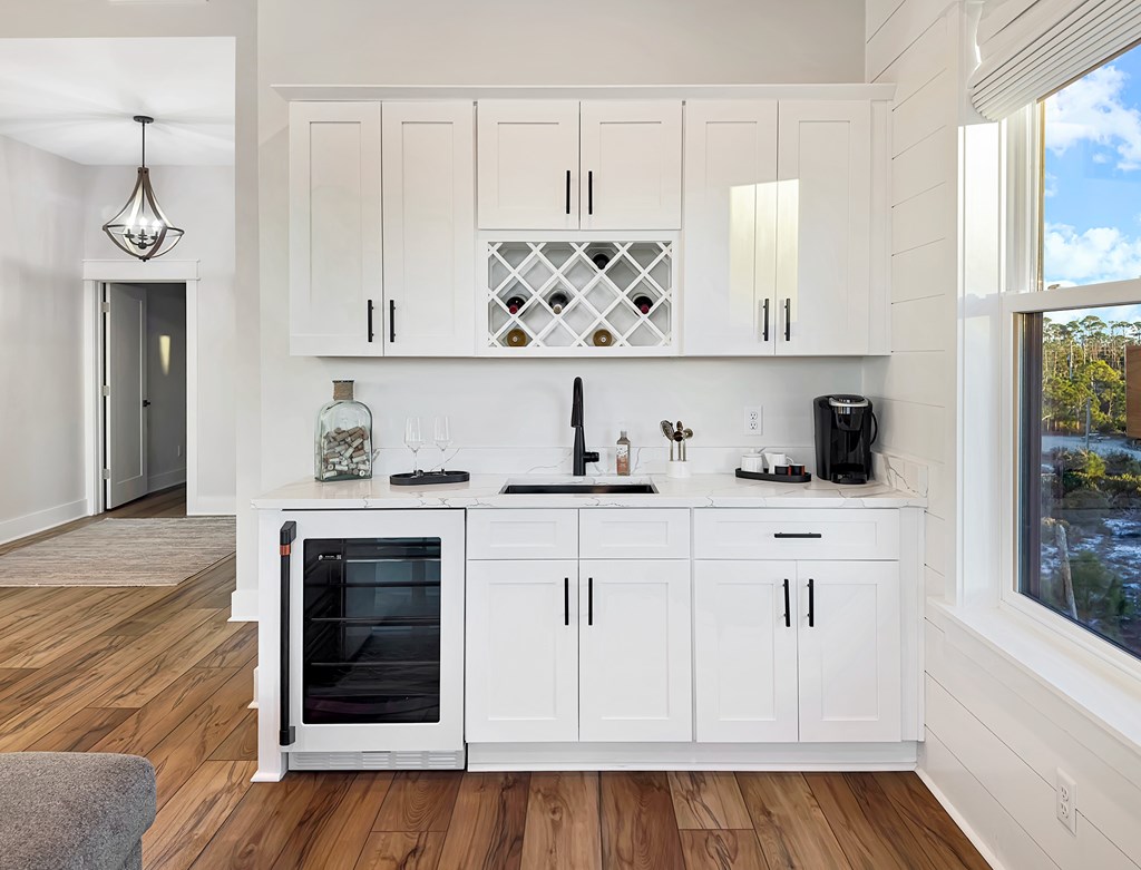 185 Swirly Sun Dr, 32456