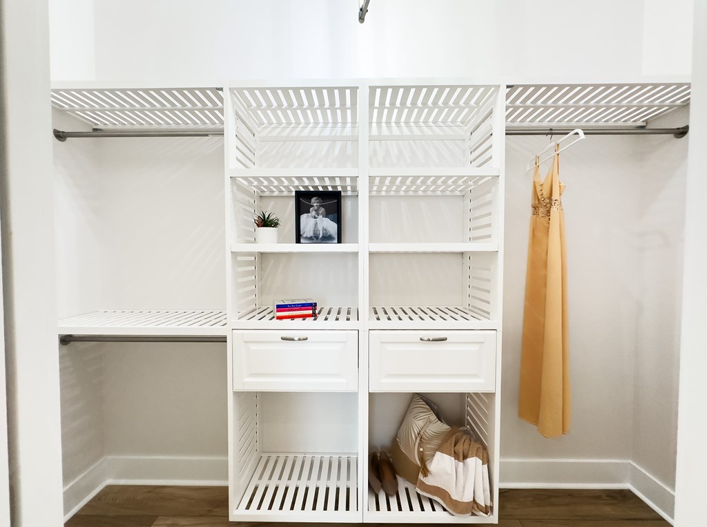 185 Swirly Sun Dr, 32456