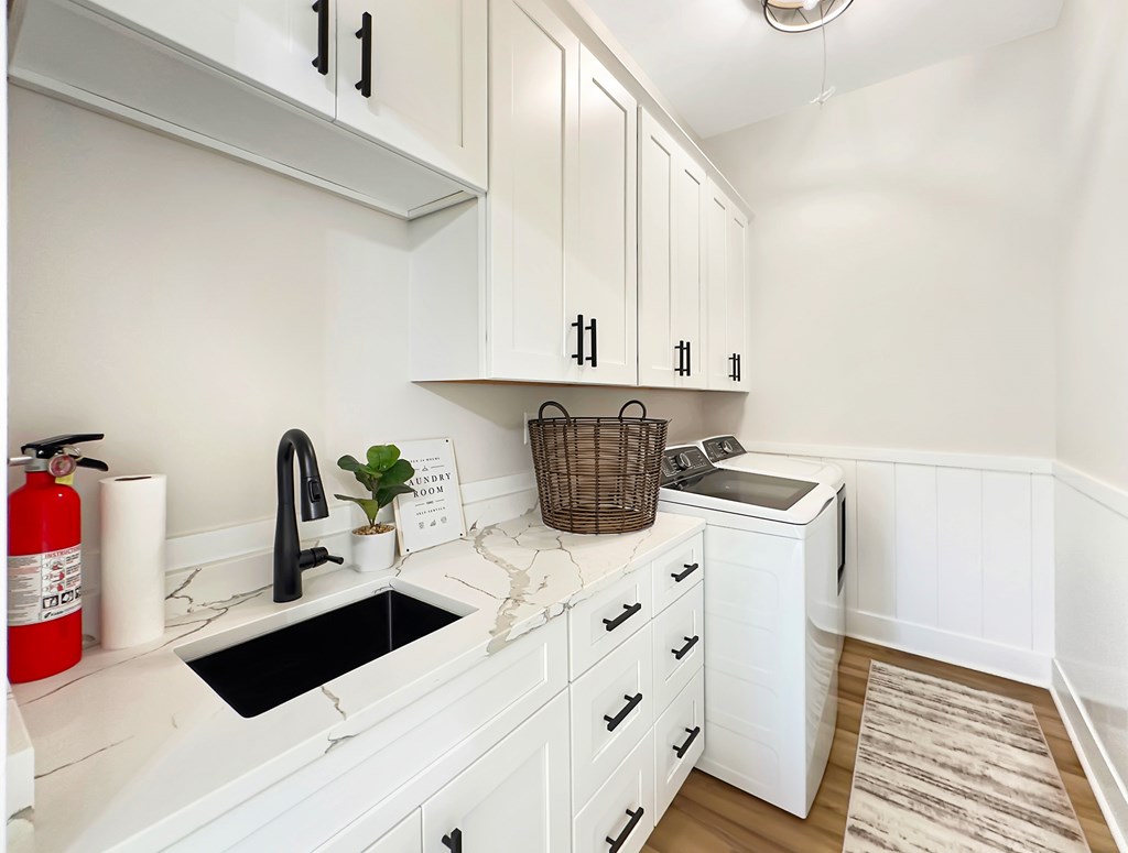 185 Swirly Sun Dr, 32456