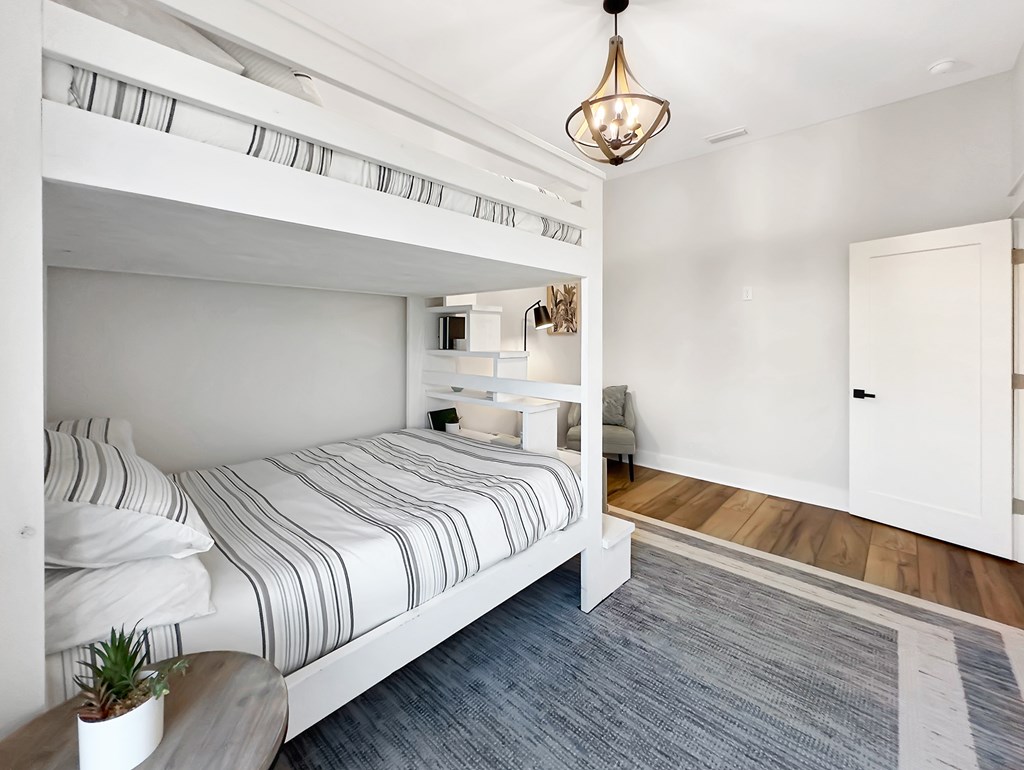 185 Swirly Sun Dr, 32456